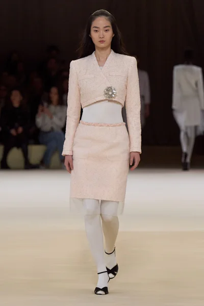 Look 8